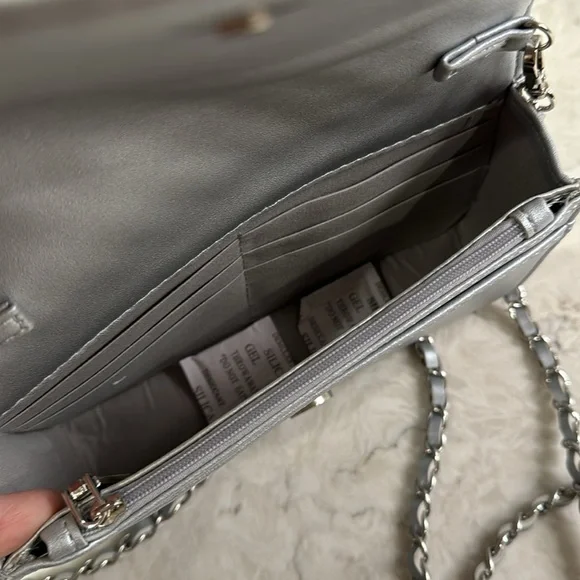 Badgley Mischka Silver Crossbody Bag with Round Plate - Picture 9 of 9